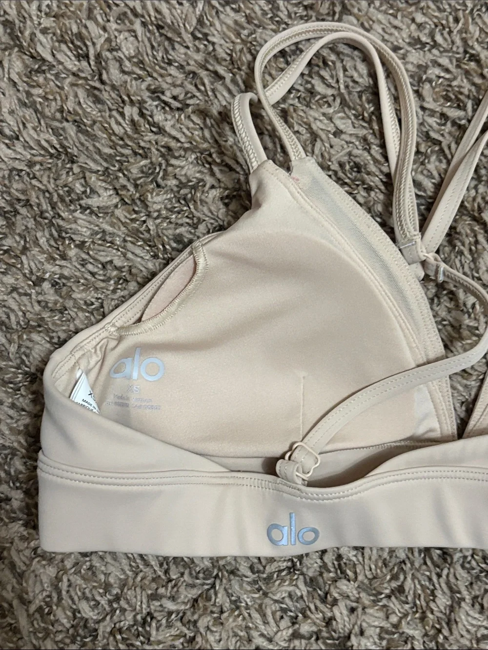 ALO Yoga Macadamia color (Nude) Airlift NWT Layer Up Sports Bra Racerback Sz XS